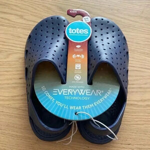 🆕Totes Kid Shoes Navy Blue 13/1🆕